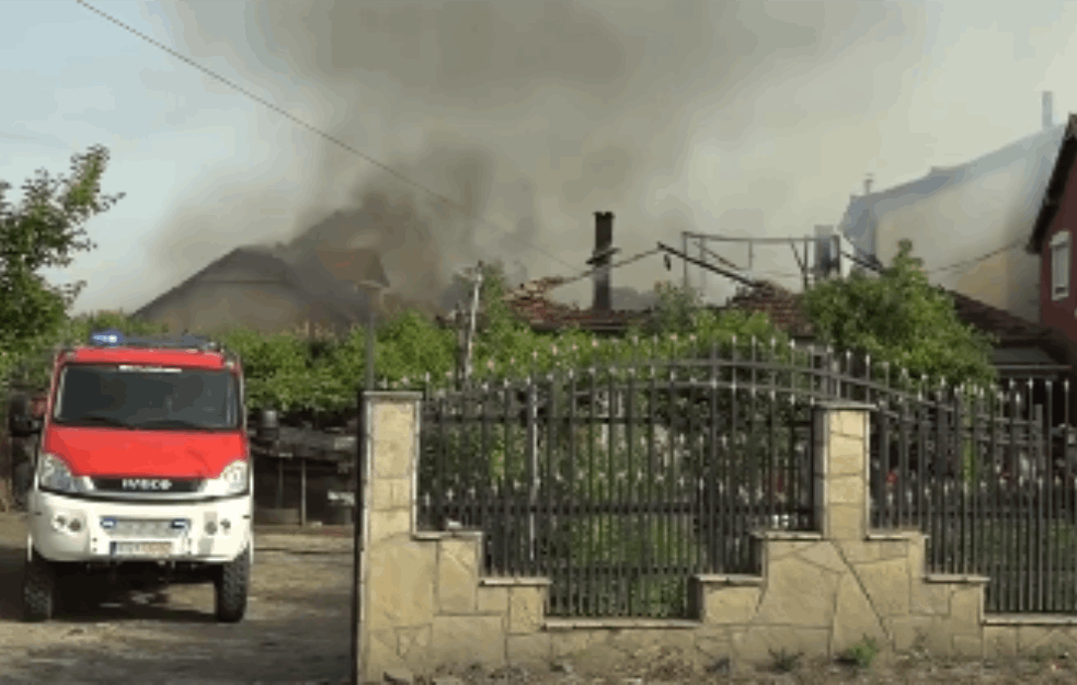 POŽAR U GRAČANICI: Gori kod spomenika Milošu OBILIĆU! (VIDEO) 